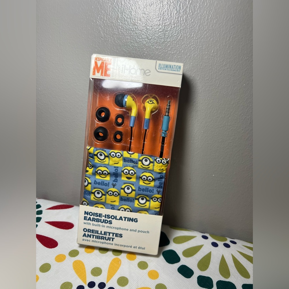 NWT IHome Noise-Isolating Earbuds,Despicable ME Theme